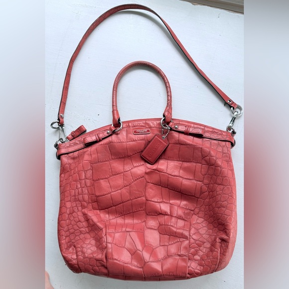 COACH Madison Crocodile Embossed
Lindsey Satchel Coral Leather - Picture 6 of 16